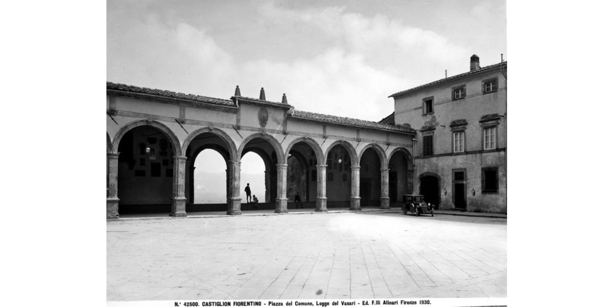 Fratelli Alinari, The Vasari Loggias in Piazza del Municipio in Castiglion Fiorentino, 1930, silver gelatin dry glass plate negative, 21 x 27 cm, Alinari Archives-Alinari archive, Florence
