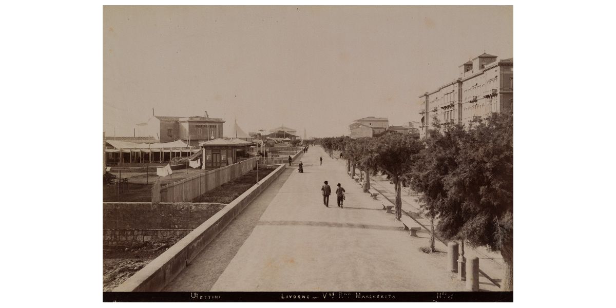Ugo Bettini, “Livorno - V.le R.na Margherita”, Livorno, 1890 ca., stampa all’albumina, 18 x 25 cm, Archivi Alinari, Firenze