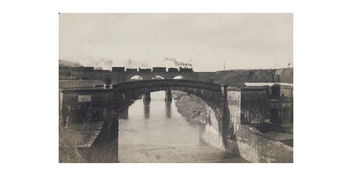 Vittorio Alinari, From the Album “L’Arno 1”, The Chiusa dei Monaci on the Canale Maestro della Chiana near Arezzo, 1908, gelatin bromide silver print with toning, 9 x 14 cm, Alinari Archives-album collection, Florence