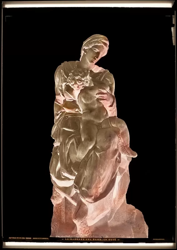Fratelli Alinari, Michelangelo Buonarroti, Madonna con il Bambino (1526-1534) - verso del negativo, Sacrestia Nuova, Basilica di San Lorenzo, Firenze, ante 1876, negativo al collodio umido su vetro, 60,8x44,7 cm, Archivi Alinari, Firenze