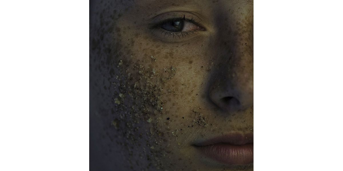 Federica Belli, The Moon (Doesn't Sleep Tonight), 2020, Fine Art pigmentar print on Hahnemühle Photo Rag paper, 50×50 cm, ©Federica Belli, Courtesy Galleria Valeria Bella, Milano