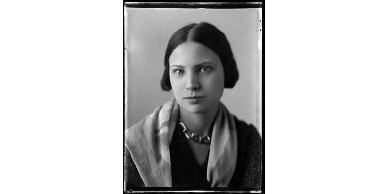 Wanda Wulz, Portrait of Marion Wulz, 1930 ca., conversion of a glass plate negative, Alinari Archives - Wanda Wulz archive, Florence