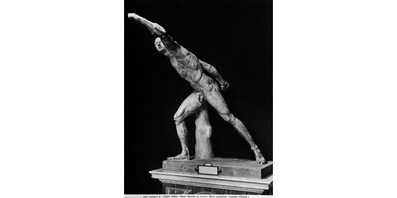 Fratelli Alinari , Gladiatore Borghese di Agasias di Efeso (Museo del Louvre, Parigi), ante 1908, negativo alla gelatina sali d’argento su vetro, Archivi Alinari - Archivio Alinari, Firenze