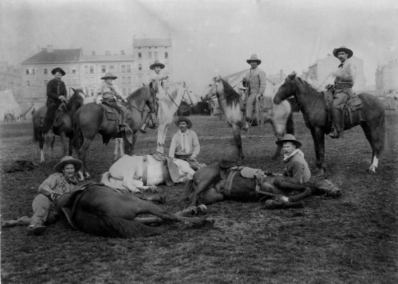 Unknown author, Cowboys posing during the show “Buffalo Bill’s Wild West” on the Theresienwiese, Munich, ca. 1890, albumen print, Alinari Archives-album collection, Florence