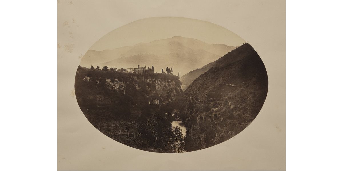 Robert MacPherson, Convento di San Cosimato vicino Vicovaro sopra Tivoli, 1862 ca., carta salata albuminata, Archivi Alinari, Firenze