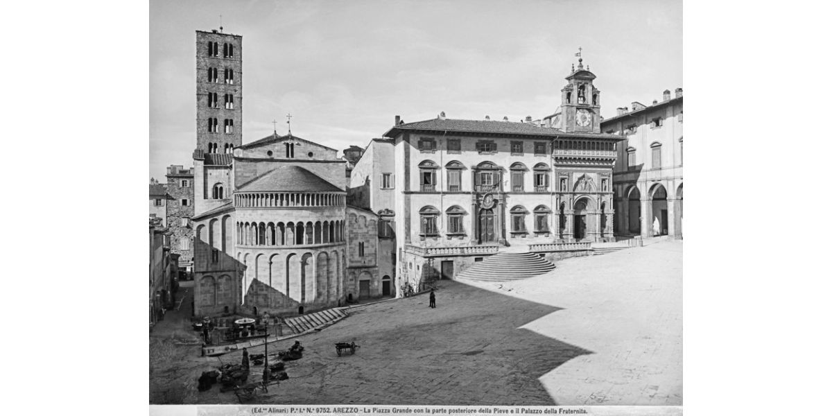 Fratelli Alinari, Piazza Grande in Arezzo with the Church of Santa Maria della Pieve and the Palazzo della Fraternità dei Laici, ca. 1890, silver gelatin dry glass plate negative, 21 x 27 cm, Alinari Archives-Alinari archive, Florence