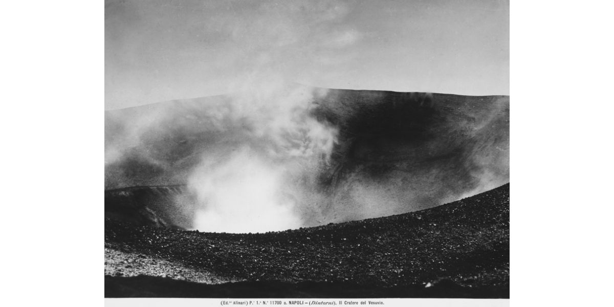 Fratelli Alinari, The Crater of Vesuvius, before 1907, silver gelatin dry negative on glass plate, 21x27 cm, Alinari Archives-Alinari archive, Florence