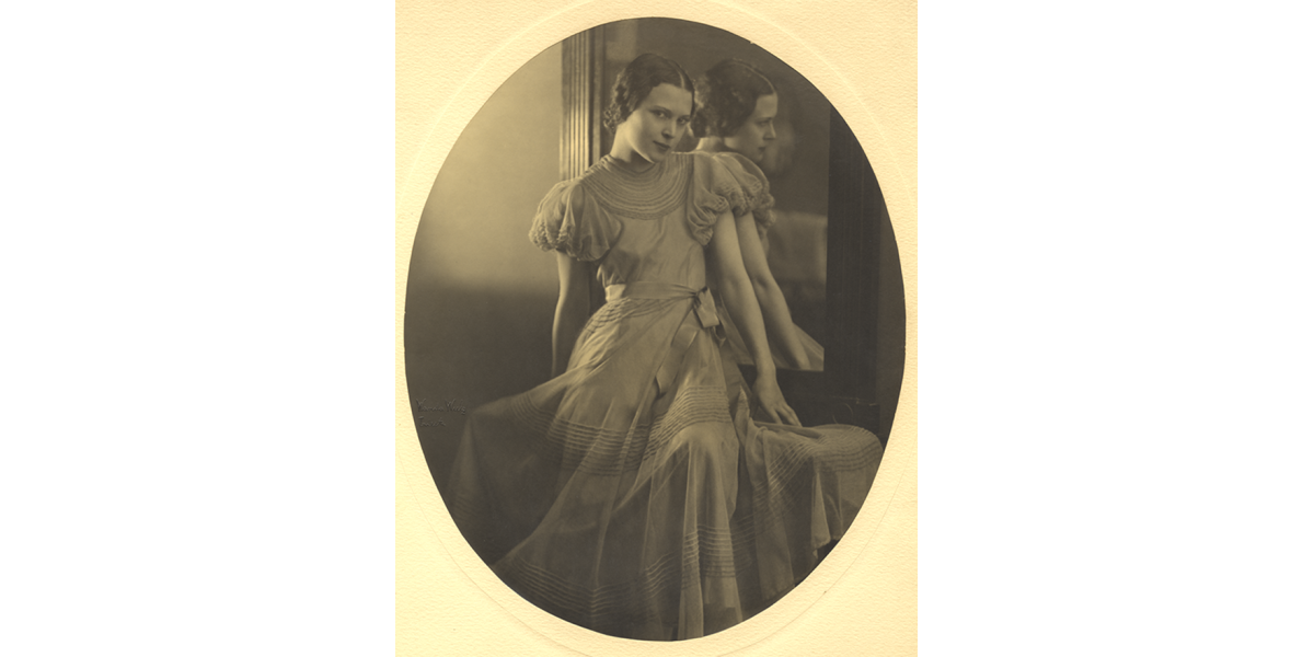 Wanda Wulz, "Autoritratto", 1932, gelatin silver print, 295x235 mm, Alinari Archives- Studio Wulz archive, Florence