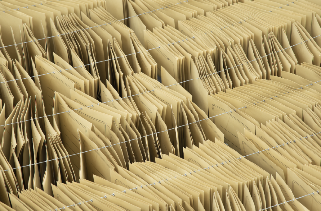 Giuseppe Lo Cascio, ECCETERA #1, particolare installazione palestra comunale Baucina (PA). Ferro, Cartelline e Ventola, 160x300x200, KLASSE, Haus der Kunst, Palermo, 2021