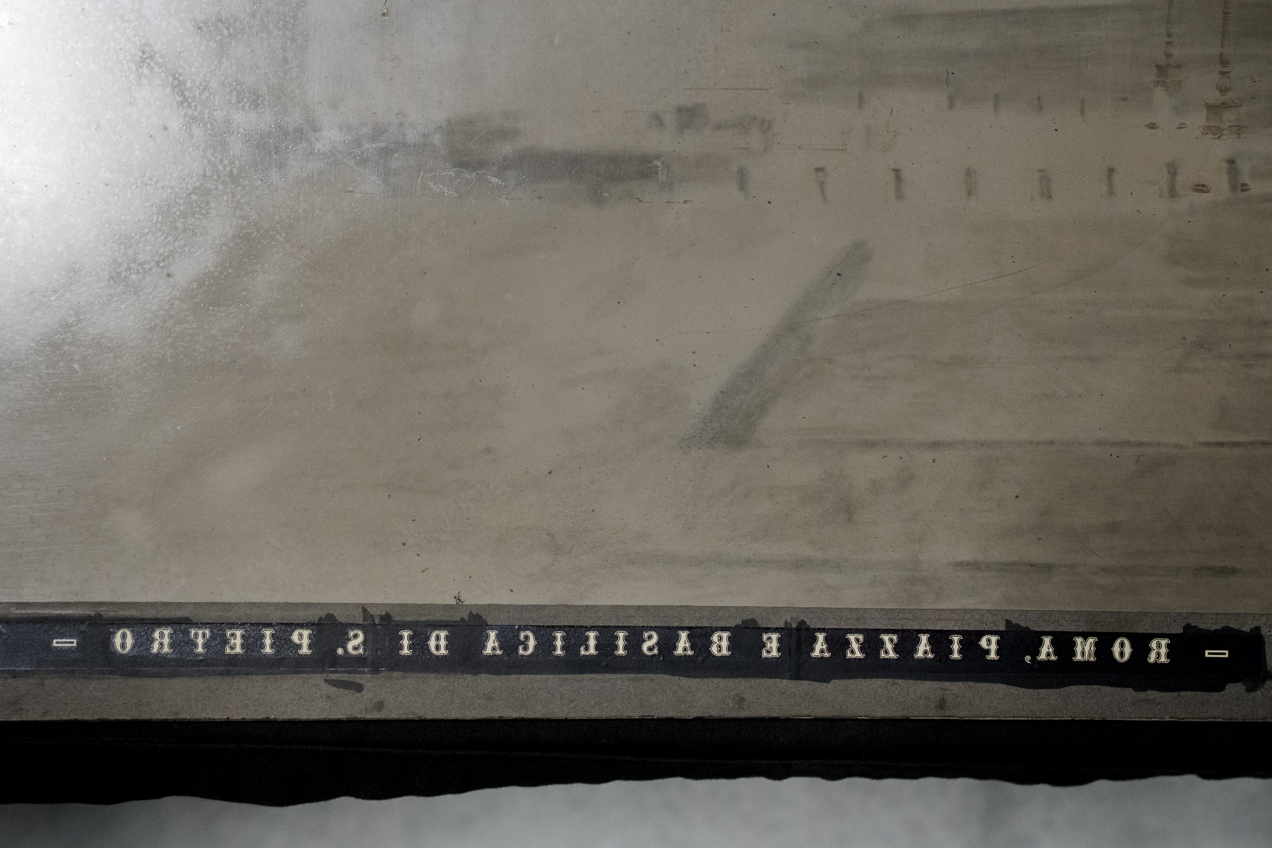 Dettaglio di un negativo su lastra di vetro parte del corpus delle lastre extra formato degli Archivi Alinari