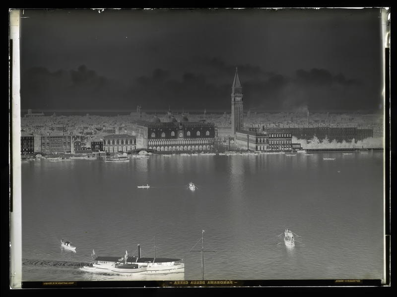 Fratelli Alinari, Veduta di Venezia. Il negativo fa parte del corpus delle lastre extra formato, negativo alla gelatina ai sali d'argento su lastra di vetro, dimensioni 54,9 x 74,8 x 0,3 cm, Archivi Alinari, Firenze