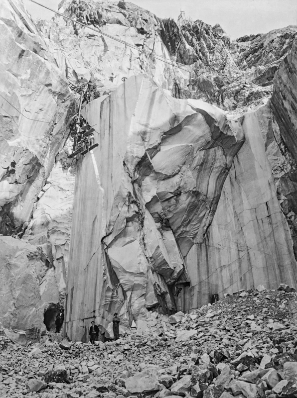 Augusto Corsini, Quarry workers at work along the steep wall of a marble quarry, Carrara, Apuan Alps,1920-1930, silver gelatin dry glass plate negative, Alinari Archives, Florence