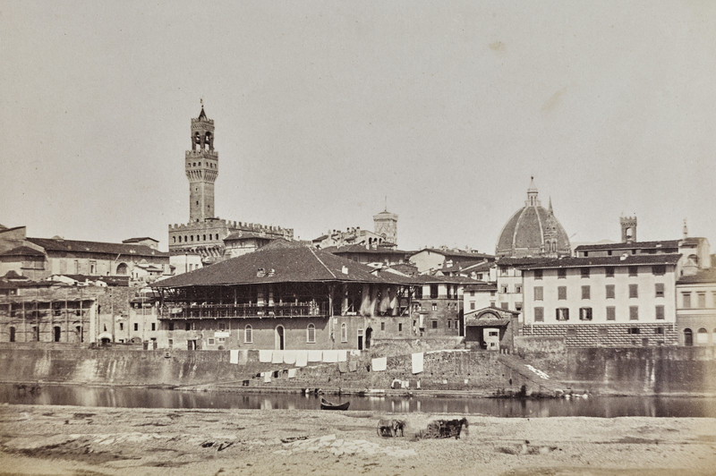 John Brampton Philpot, Il Tiratoio delle Grazie, adibito all’asciugatura dei panni di lana, in Piazza d’Arno, l’odierna piazza Mentana, Firenze, post 1855 ante 1858, stampa all’albumina, Archivi Alinari-collezione album, Firenze